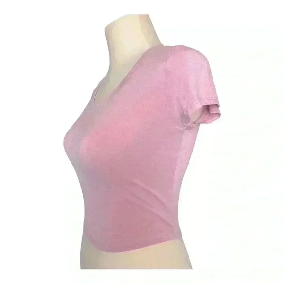 🌸$5 Cute lil Crop Top - Picture 3 of 3